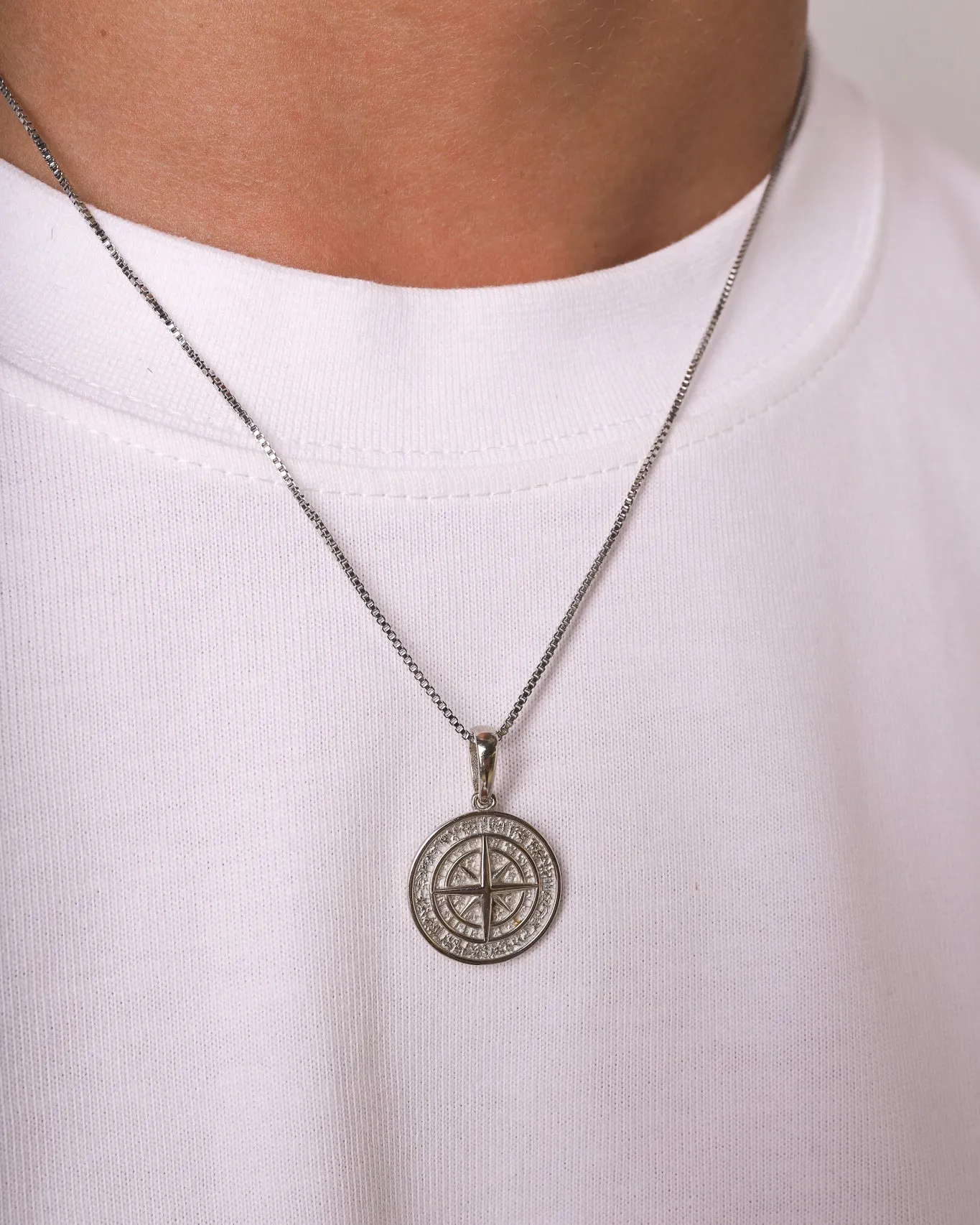 CLEAN COMPASS PENDANT 925. - WHITE GOLD