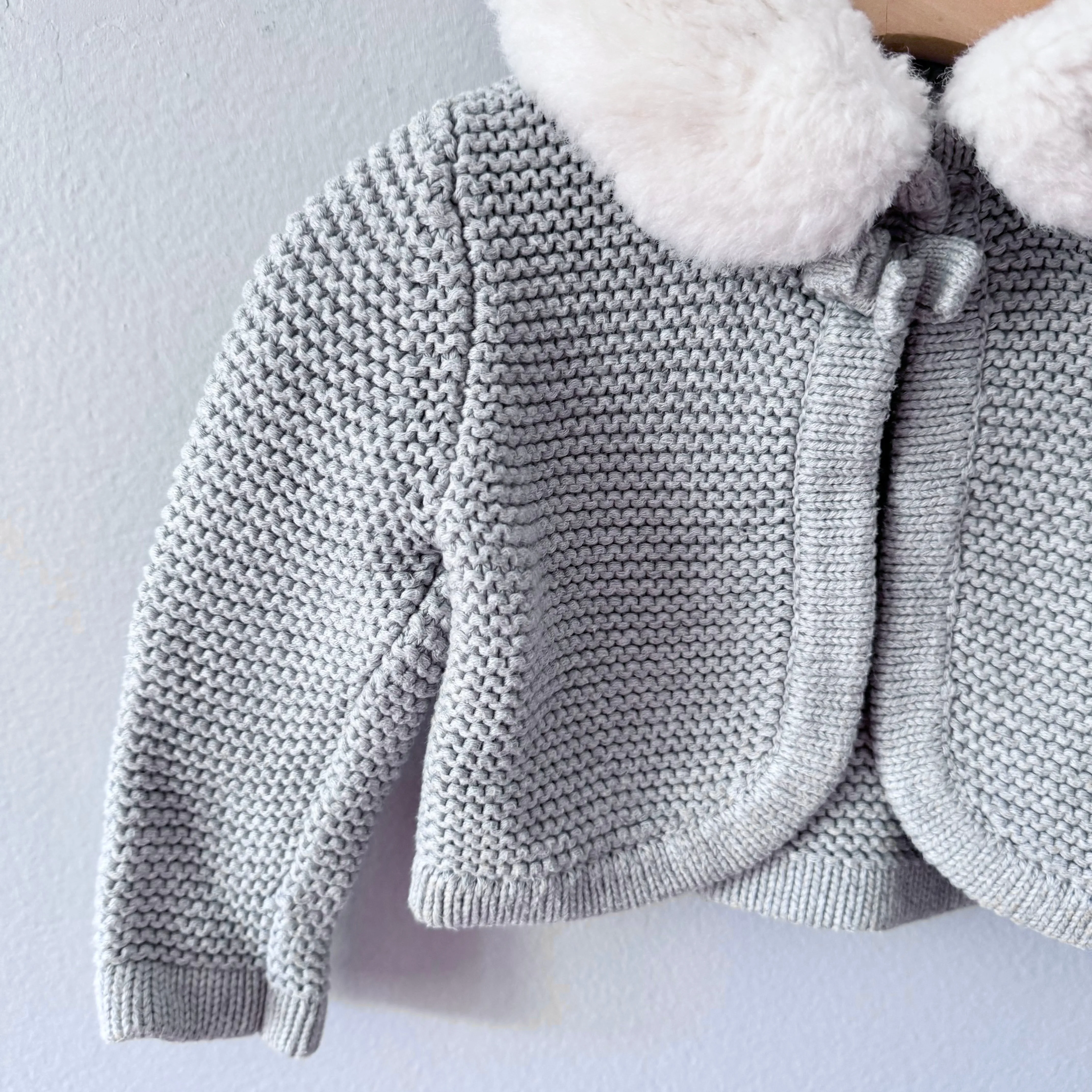 Gap / Cotton knit jacket with fur collar / 12-18M