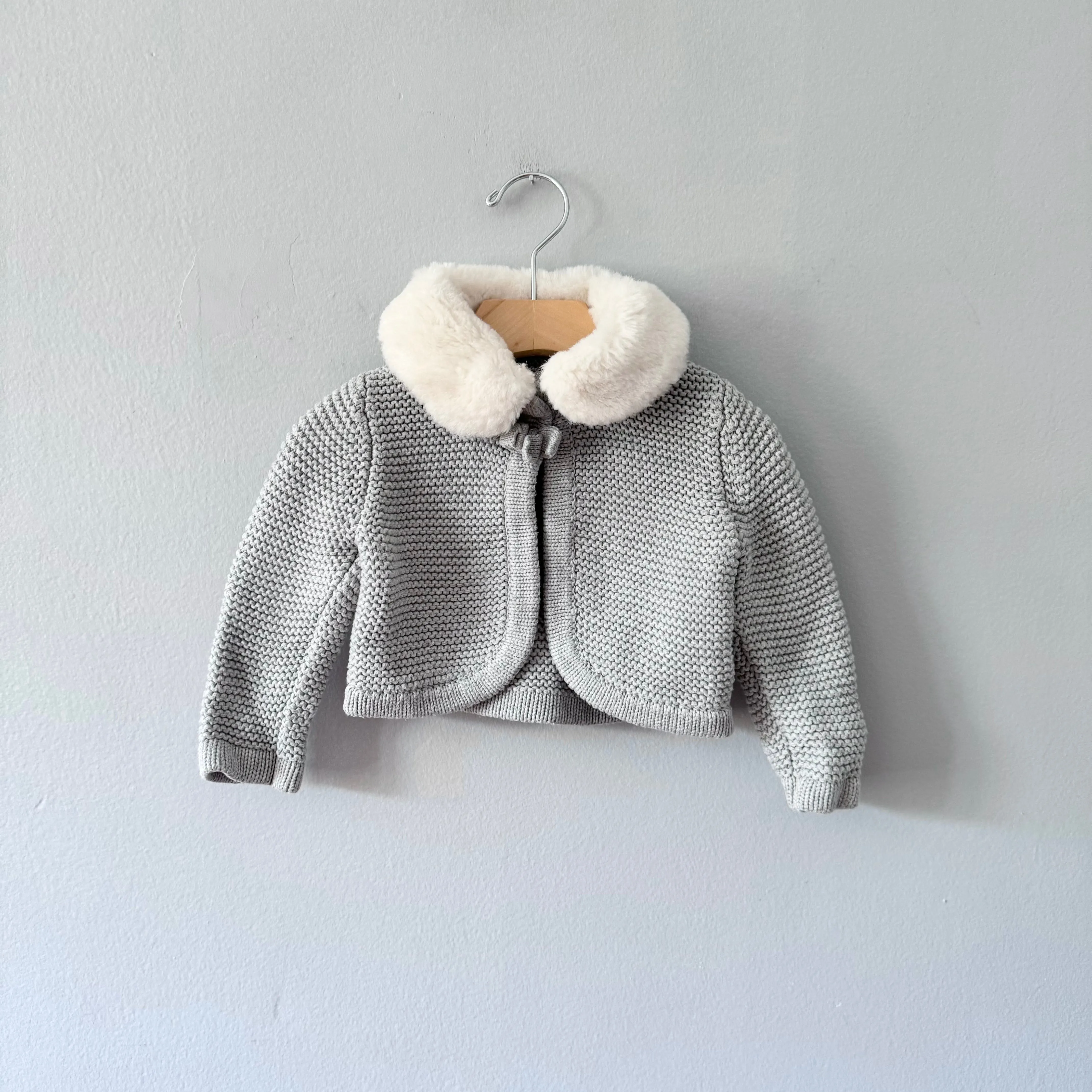 Gap / Cotton knit jacket with fur collar / 12-18M