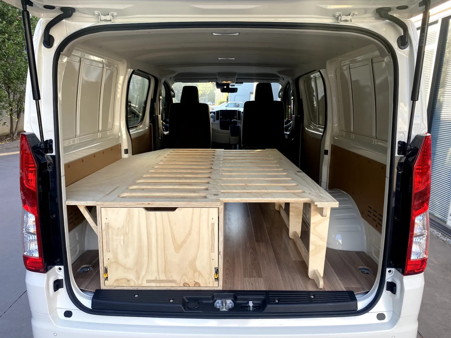 Night Rider - Toyota Hiace Van Fitout w/ Single Drawer   Extending Fingered Bed