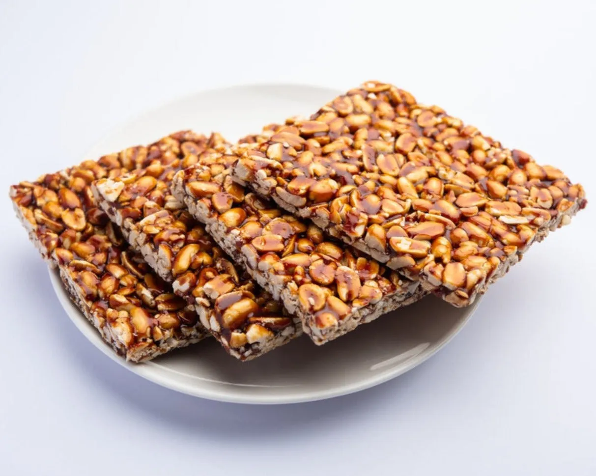 Peanut Chikki (Sing Chikki / Peanut Bar / Peanut Brittle/ Chikki) | Natural