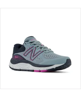 Women's 840v5 by New Balance